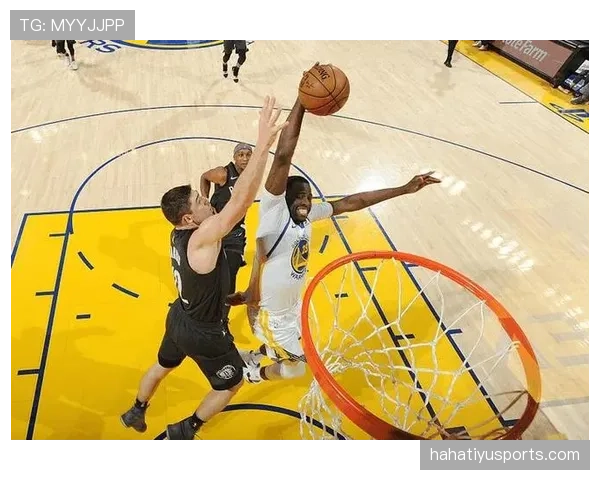 康利挡拆对内线制造错位 胜上季更善拉开外线空位