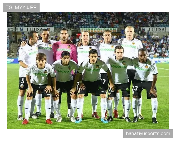 瓦伦西亚昔日强队光环渐退，球队稳定性面临考验，竞争力下滑趋势逐步显现。